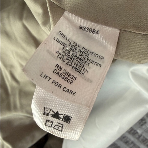 Cabela's Woodland Camo Vest - Picture 8 of 11